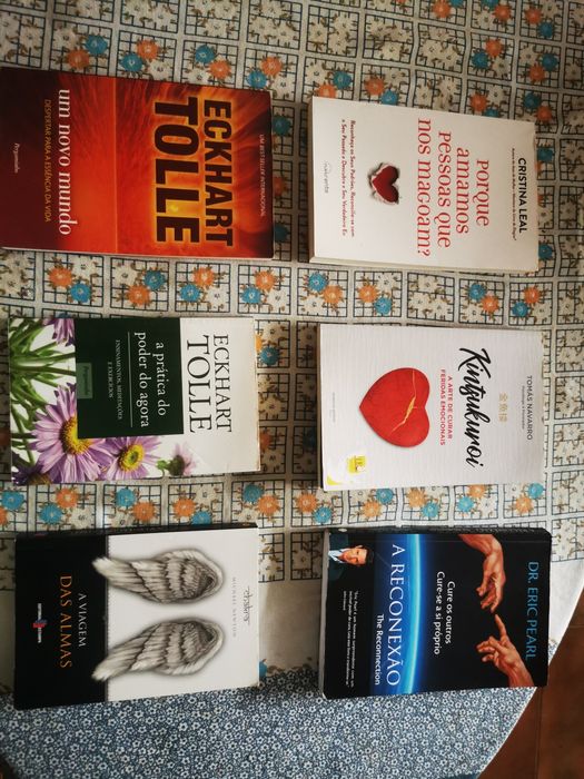 Livros diversos espiritualidade e autoconhecimento.