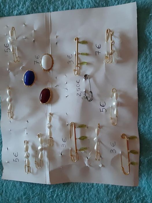 Alfinetes para casaco ou saia