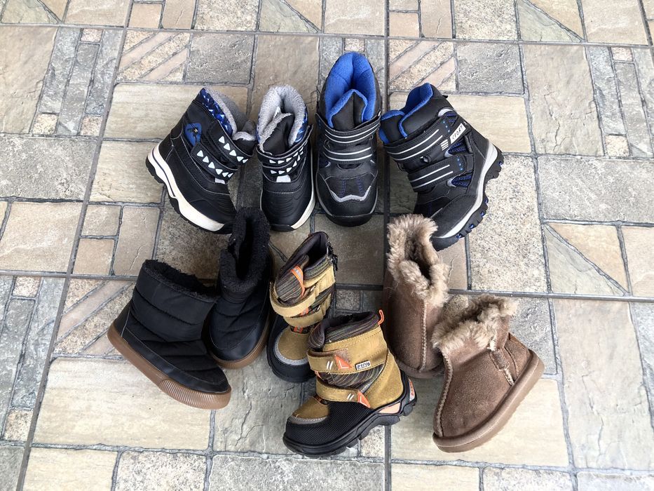 Дитяче взуття  черевички чобітки кросівки хайтопидеми весна літо осінь