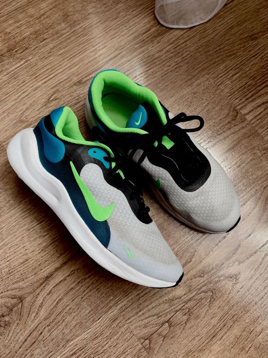 Кросівки Nike Revolution 7