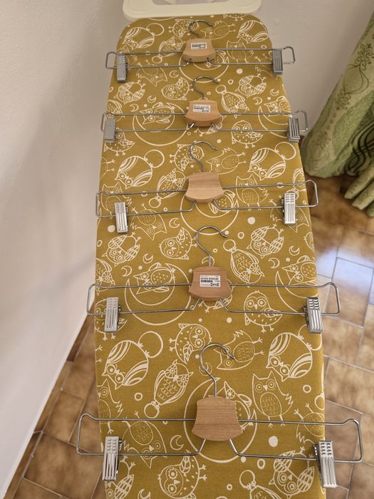 5x  IKEA Cabides / Clothes Hangers