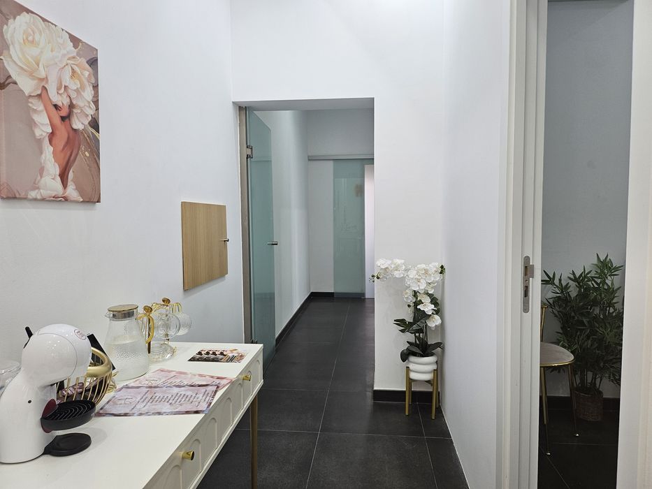 Aluga-se gabinete em clinica de estetica na alameda 2as e fins de semanas