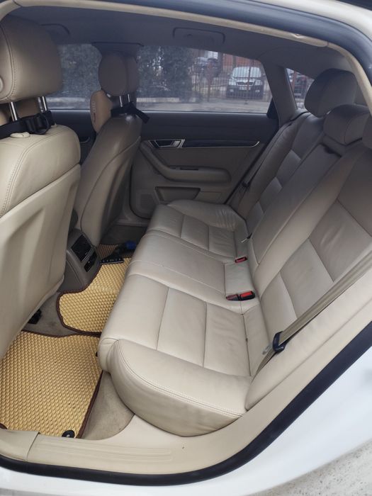 Audi a6c6 Об'єм двигуна: 2.4