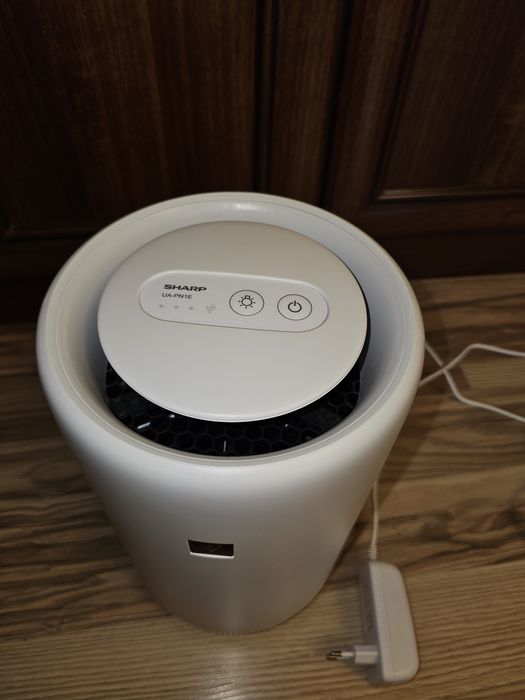 Oczyszczacz powietrza Sharp UA-PN1E-W