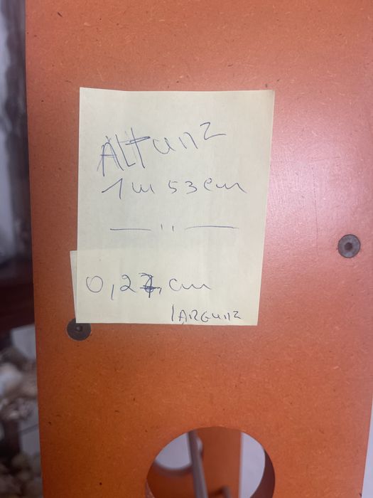 Sapateira em madeira