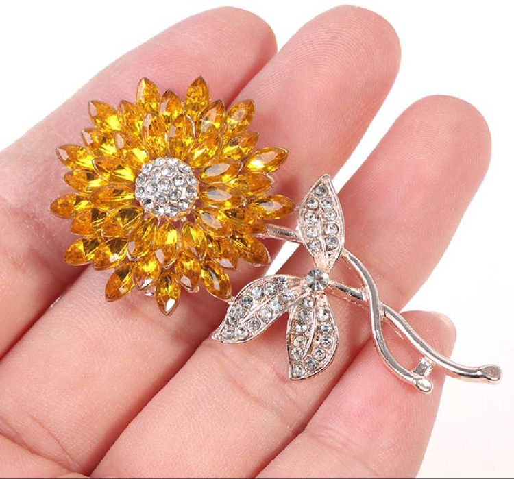 broszka kwiat -piękna