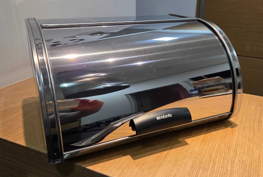 Caixa de pão Brabantia em inox