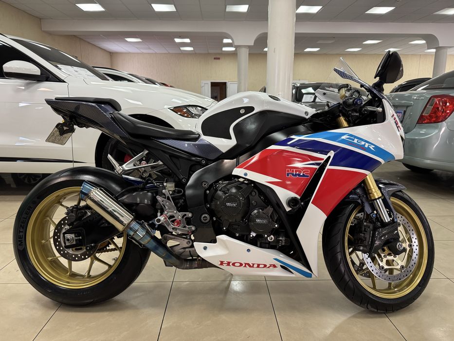 Honda CBR1000RR Fireblade 1.0i 16V 6МКПП 2014 р.в. (181 к.с.)
