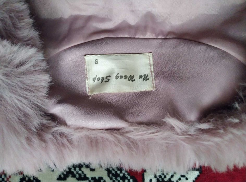 Продам міхову безрукавку на дівчинку 8 - 11 років