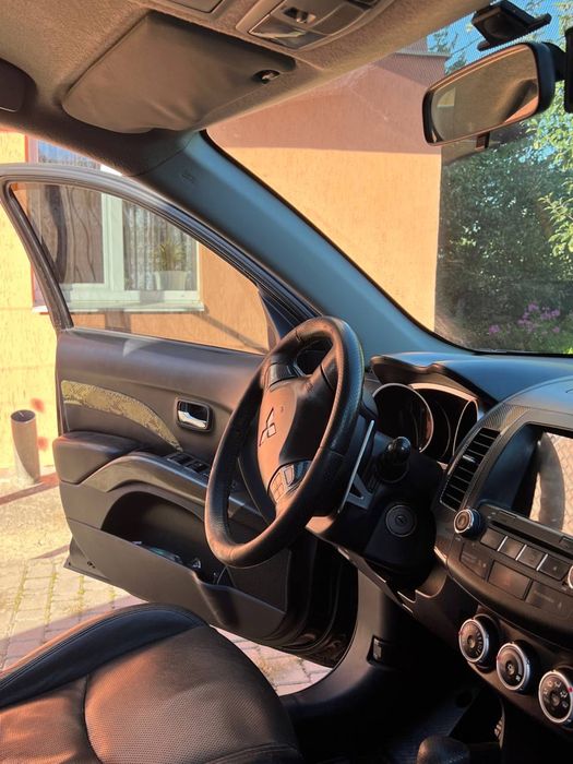 Mitsubishi Outlander XL