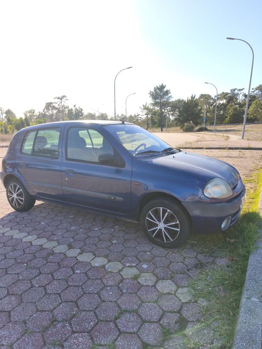 Renault Clio II  1.2 Gasolina 1999