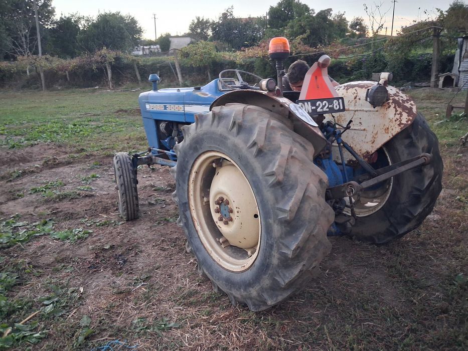 Vendo trator ford 3000