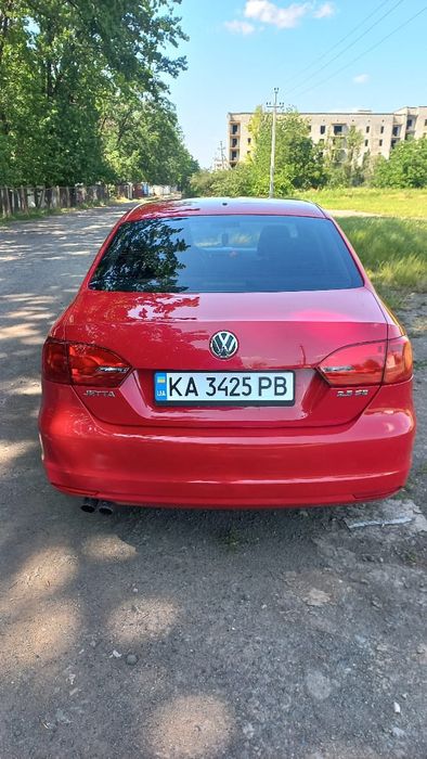 Фольксваген Джетта.