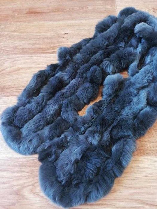 Теплий жіночий шарф з кролика