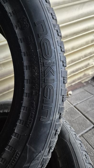 Продам шини на автомобіль