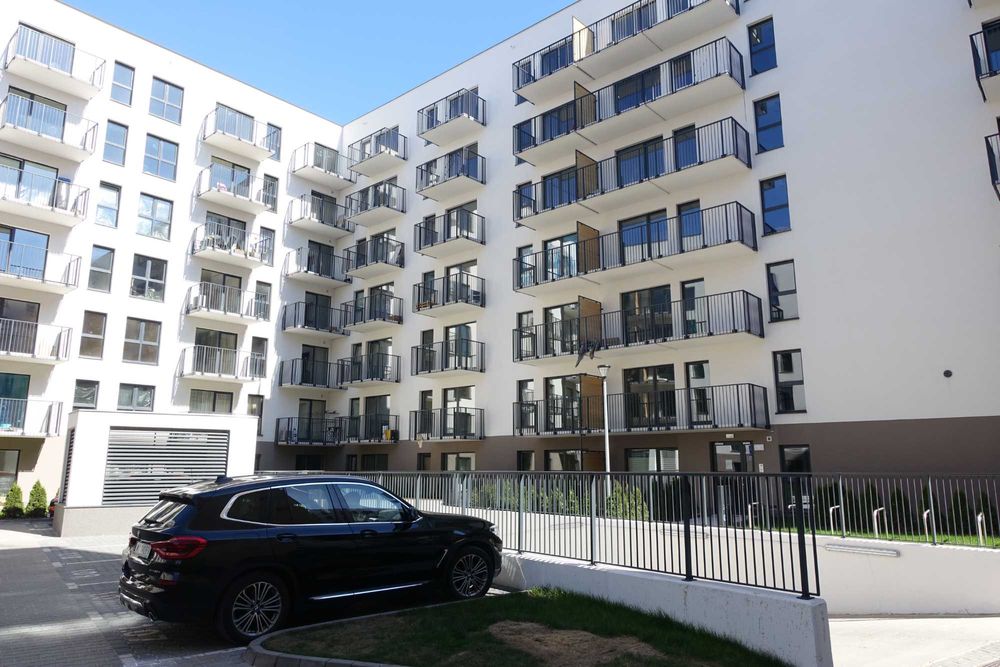 Stylowy apartament z ekranem kinowym – 6 sierpnia 19A