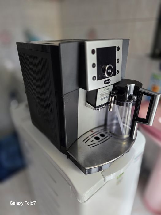 Ціну Знижено!! Кавомашина Delonghi Fust + молочник 23рік