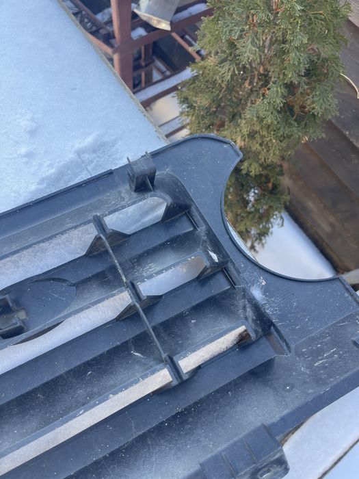 Продам решетку радиатора на Рендж ровер л322 2008 год ресисалинг