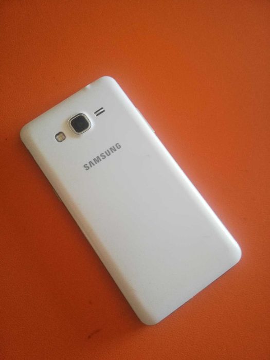 Telemóvel Samsung Galaxy Grand Prime na cor branca
