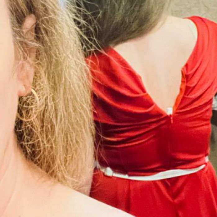 вишукана червона сукня