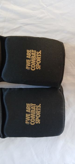 2 Luvas LEONE e um protector de pernas LEONE