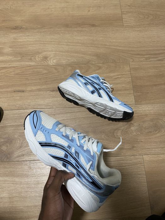 Tenis asics muito novo