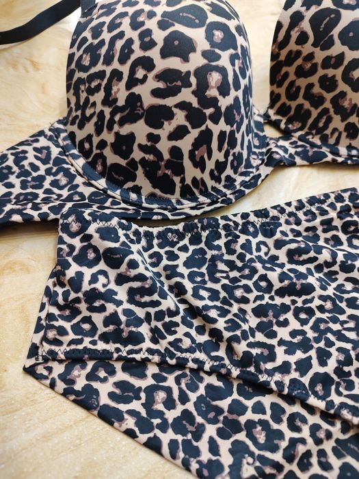 Леопардовий комплект жіночої білизни на тонкому поролоні Acousma.
