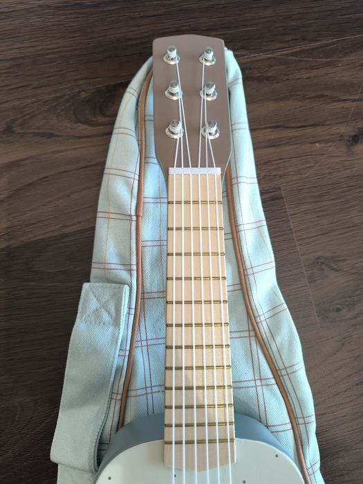 Brinquedo infantil guitarra