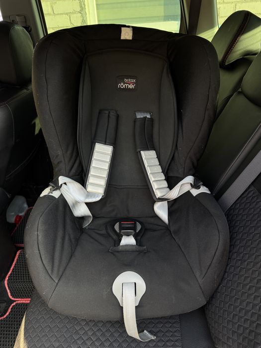 чорне дитяче автокрісло Britax Römer Duo Plus