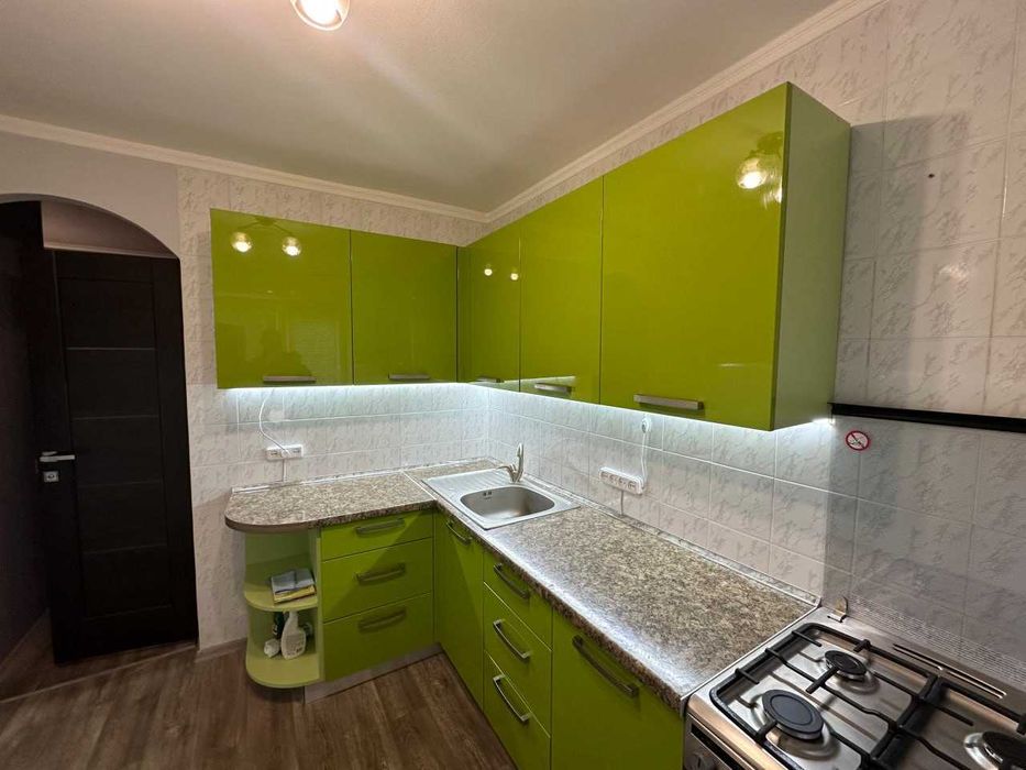 Продам просторную 2-к квартиру с ремонтом проспект Мира Левобережный