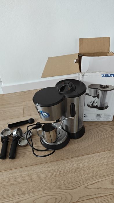 Ekspres kolbowy Zelmer ZCM2052B