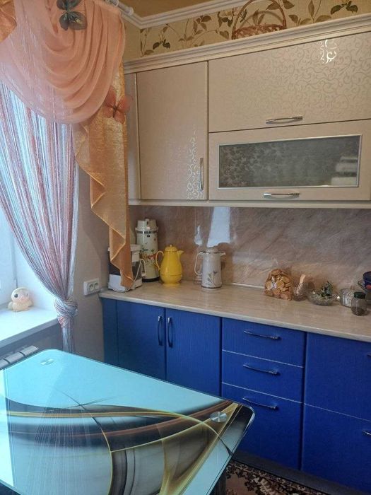 продам 3-х кімнатну квартиру в Богодухові