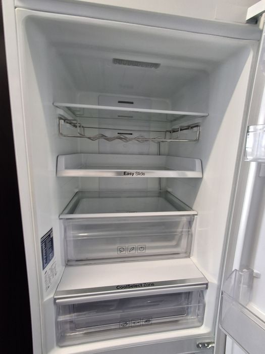 Холодильник SAMSUNG Model RB29FERNCWW