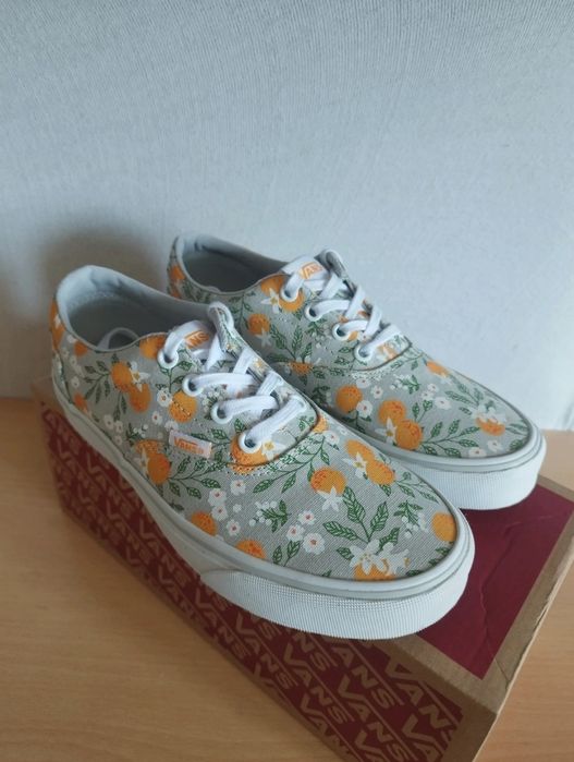 Vans tamanho 36,5 usados uma vez. Como novos