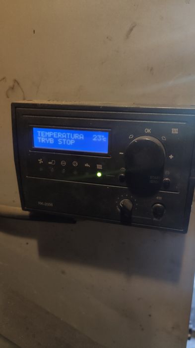 Silnik z przekładnia i ślimakiem do pieca