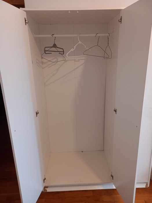 Cama solteiro/ casal + colchões + roupeiro