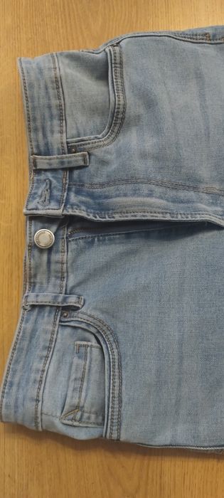 Spodnie krótkie dzwony Stradivarius 38