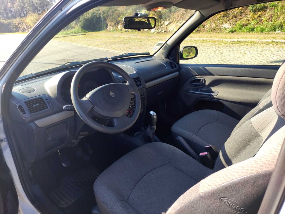 Renault Clio II 1.5 dCi Comercial – Económico e Fiável