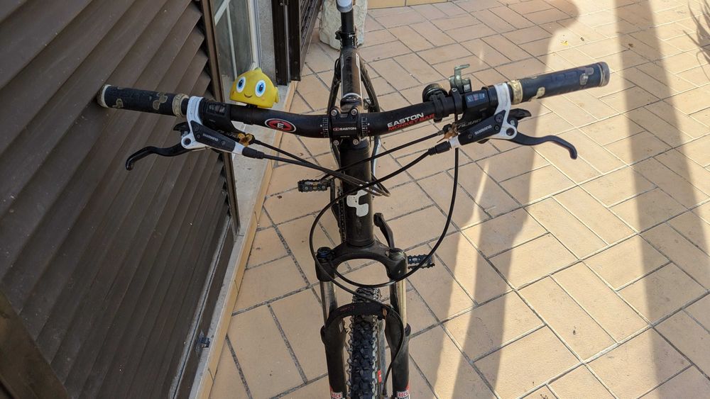 Bicicleta BTT CUBE