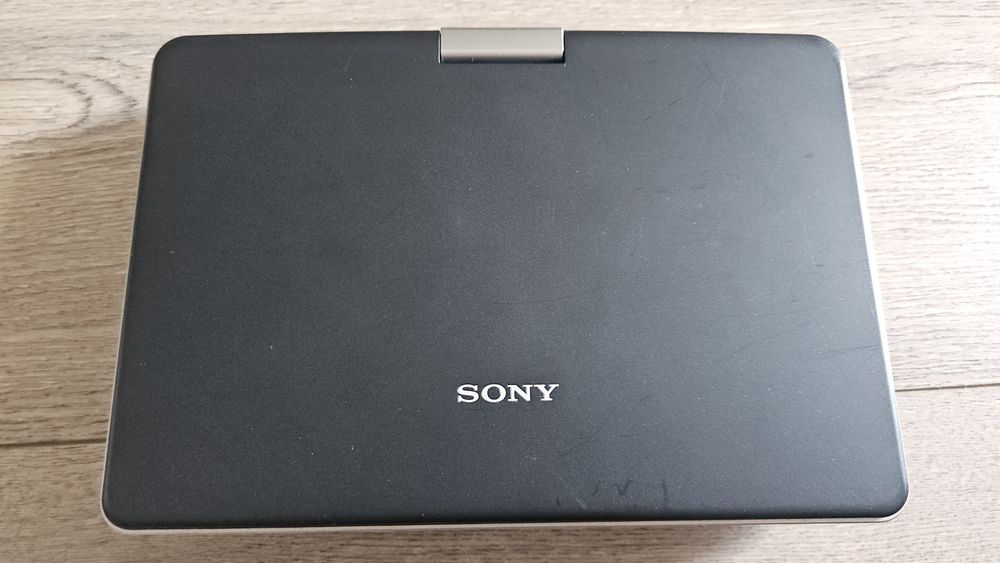 Odtwarzacz CD/DVD Sony DVP-FX810