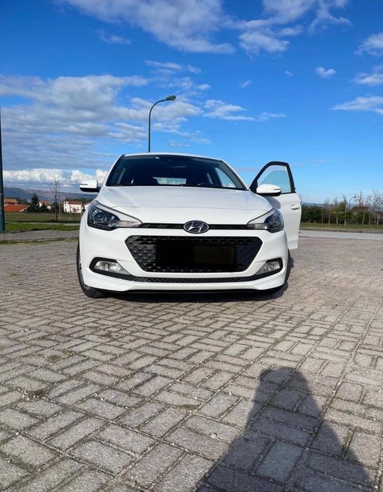 Hyundai i20 - COMO NOVO
