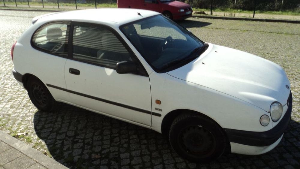 Toyota Corolla E11 2.0D 3P 1998 - Para Peças