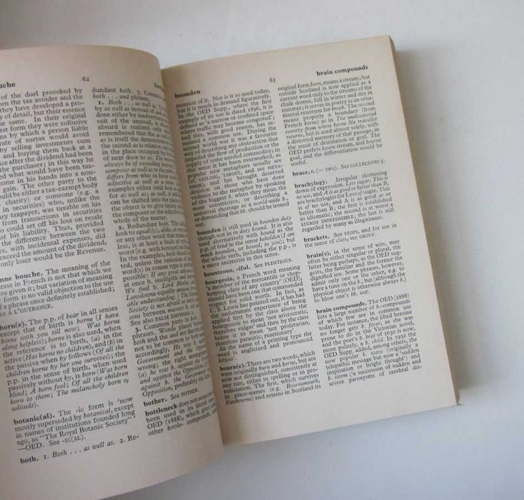 DICIONÁRIOS - 2 Livros