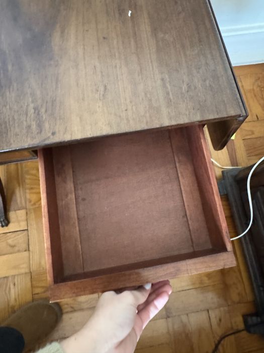 Mesa de madeira vintage com abas e 2 gavetas