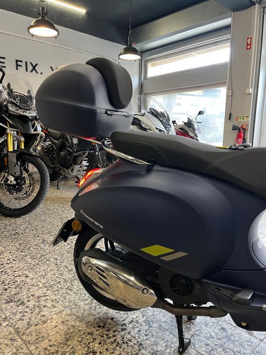 Vespa Primavera Tech 125 de 2024 Impecavel Top case