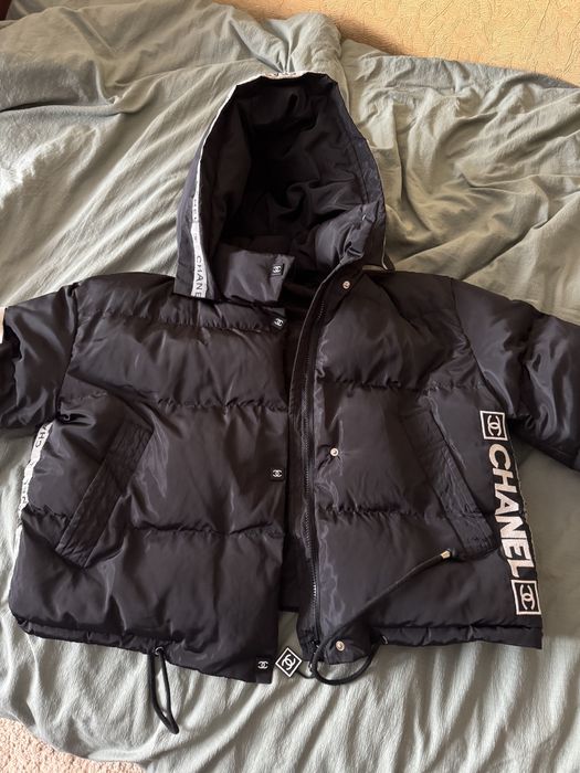Пуховік CHANEL чорний