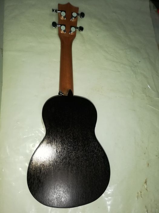 Ukulele elétrico soprano novo