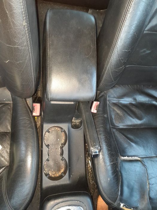 Podlokietnik  czarny, skórzany passat b5vfl