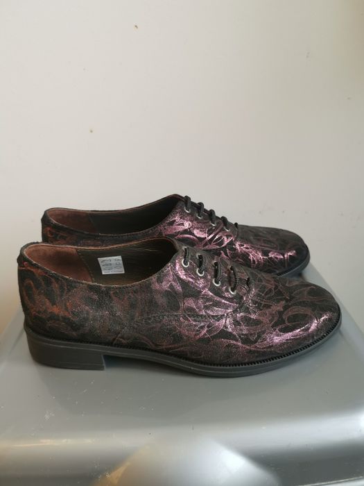 Sapatos cordões 100% pele - Novos em caixa!