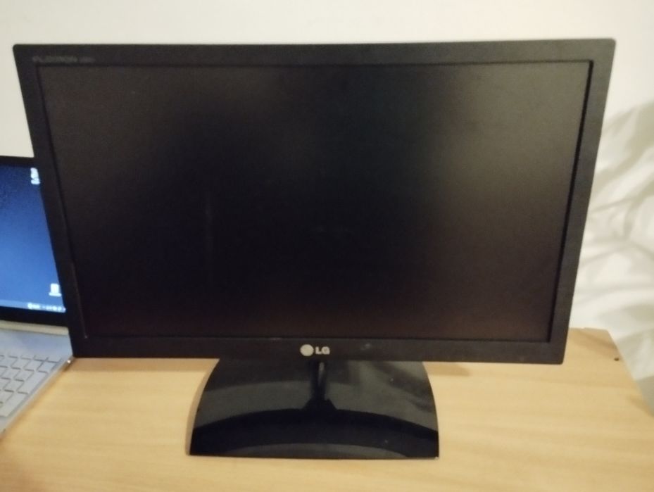 Monitor LG flatiron E2251s-BN